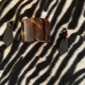 Cuff bracelet with earrings